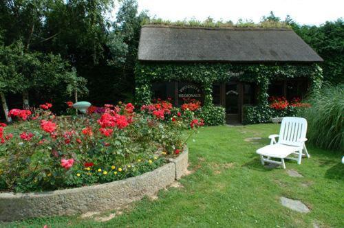 Logis Hotel Restaurant Manoir De L'Acherie Sainte-Cécile 외부 사진
