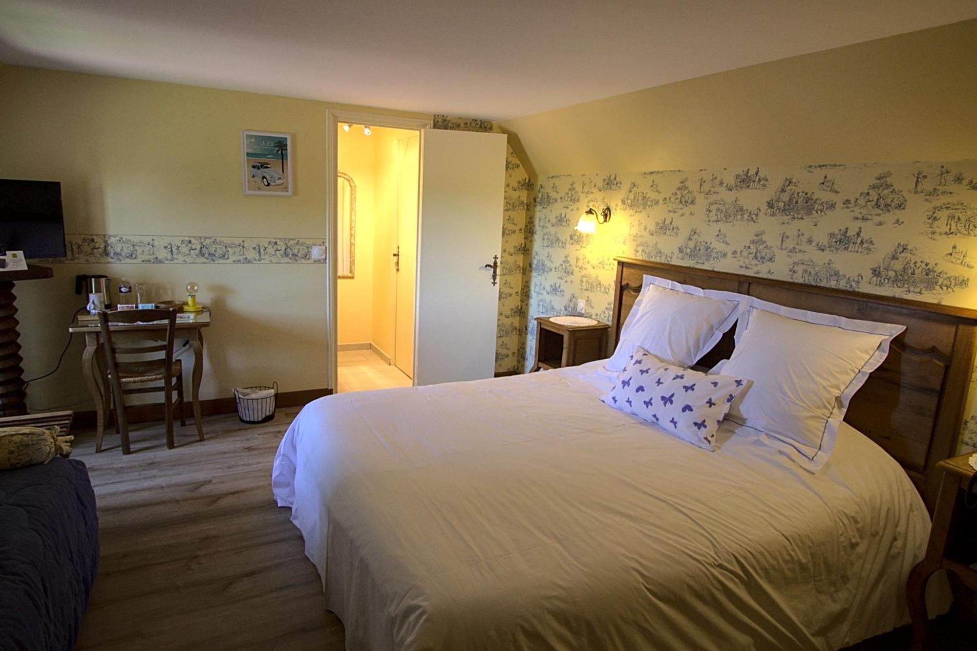 Logis Hotel Restaurant Manoir De L'Acherie Sainte-Cécile 외부 사진