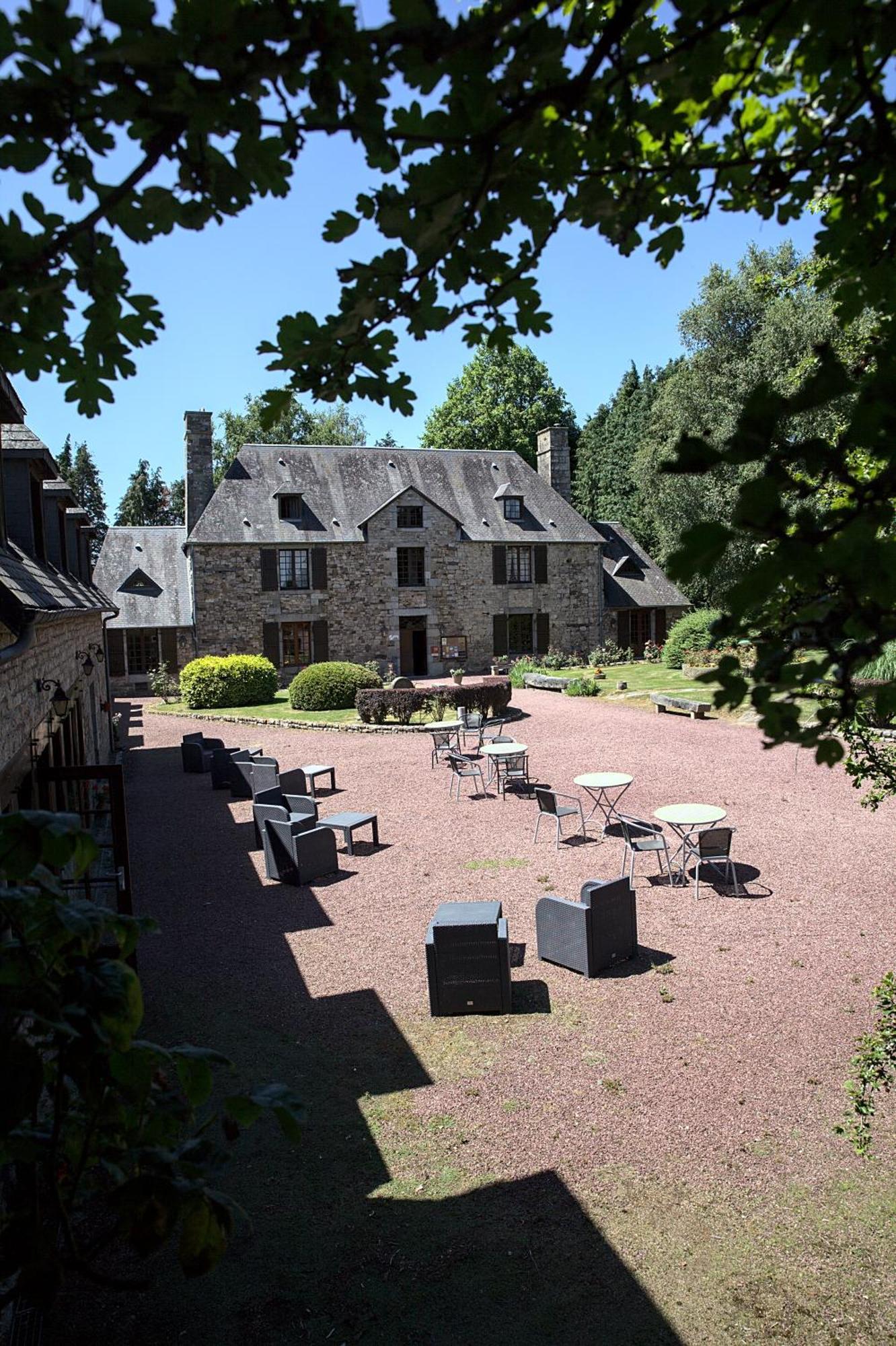 Logis Hotel Restaurant Manoir De L'Acherie Sainte-Cécile 외부 사진