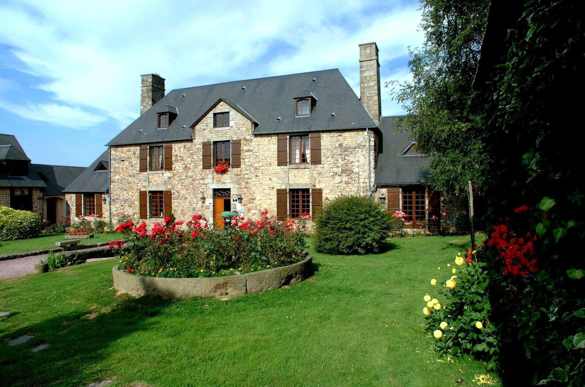 Logis Hotel Restaurant Manoir De L'Acherie Sainte-Cécile 외부 사진